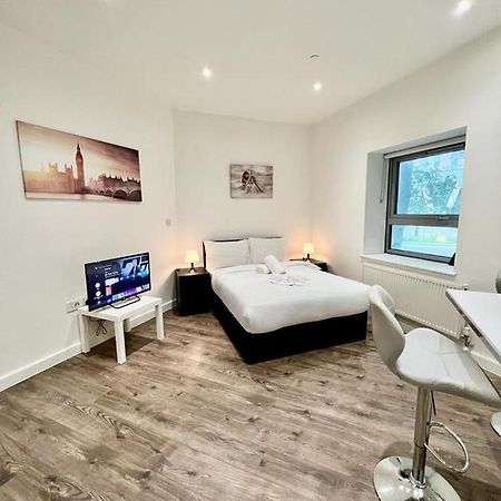 Alarabi Apartments-Studio Flat Кройдон Экстерьер фото
