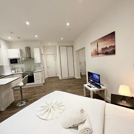 Alarabi Apartments-Studio Flat Кройдон Экстерьер фото
