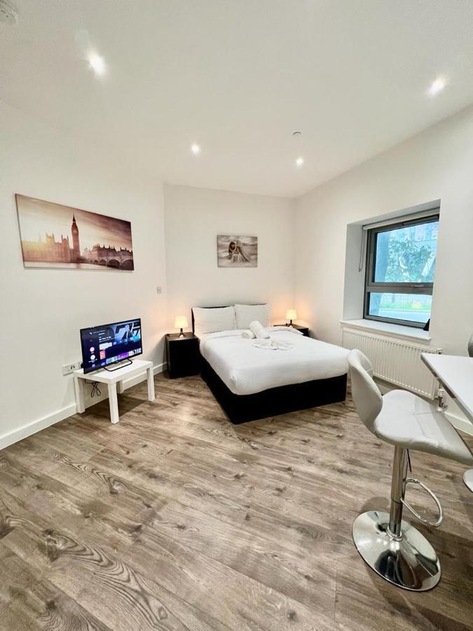 Alarabi Apartments-Studio Flat Кройдон Экстерьер фото